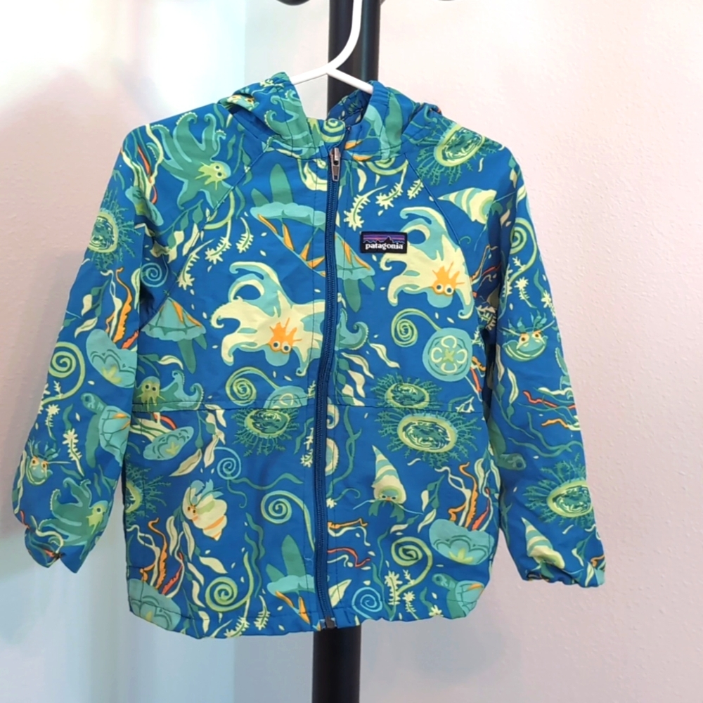 Patagonia 3T thin jacket in blue ocean print